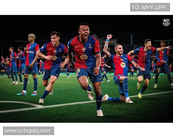 三条杠足球球星背后的故事与荣耀 探秘他们的成长与成就