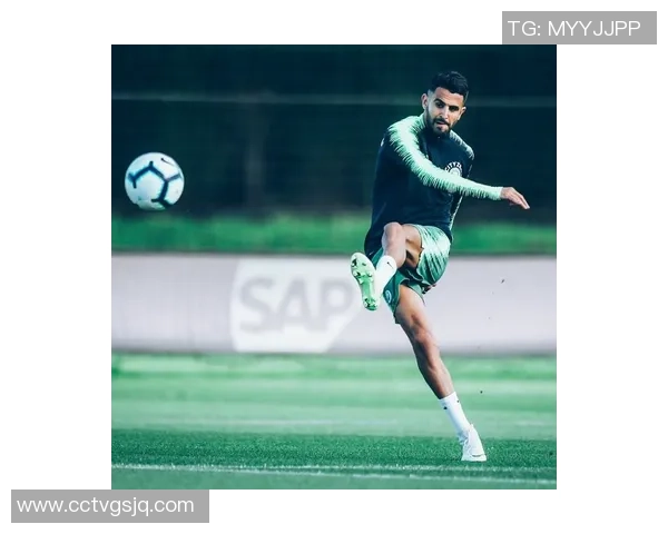 以足球球星小头像为核心展现绿茵激情与荣耀梦想的新视觉标题 以足球球星小头像为核心展现绿茵激情与荣耀梦想的新视觉标题