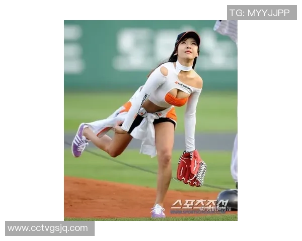 穿中筒袜的足球明星们：风格与实用兼备的赛场魅力展现