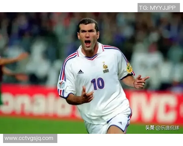 足球场上的优雅舞者：探索那些以优美技巧与智慧征服世界的足球巨星